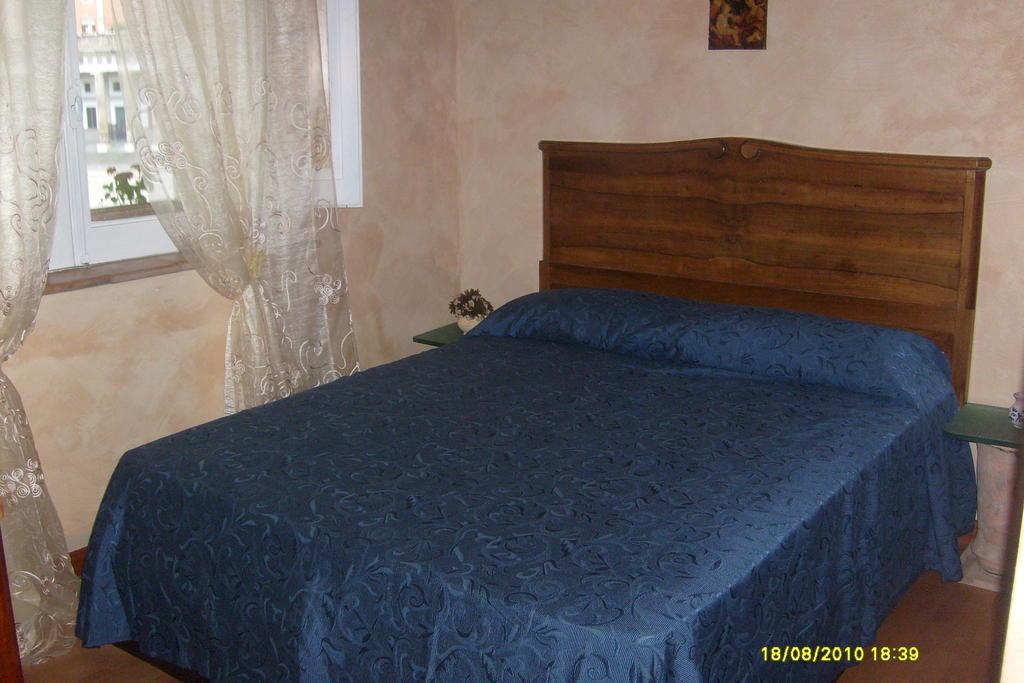 B&B Carolina Plebiscito R. Νάπολη Δωμάτιο φωτογραφία