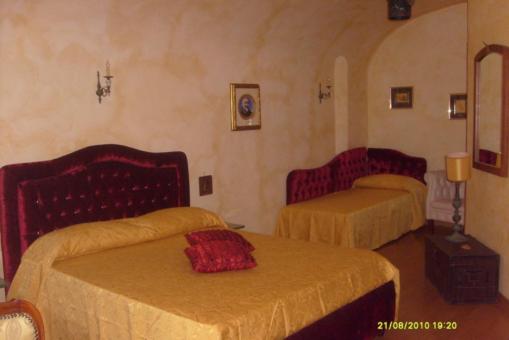 B&B Carolina Plebiscito R. Νάπολη Δωμάτιο φωτογραφία